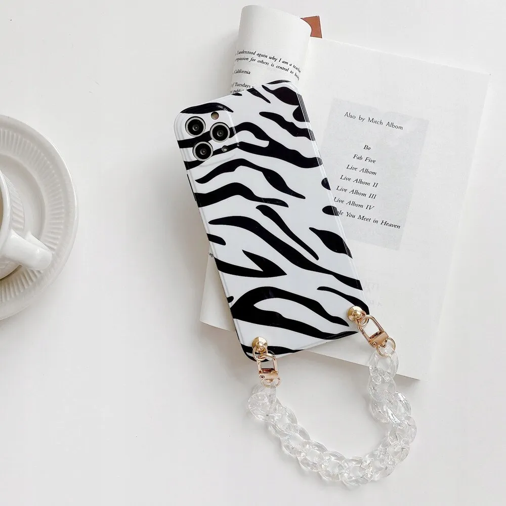 etui-panterka-lancuch-do-iphone-8-stan-nowy