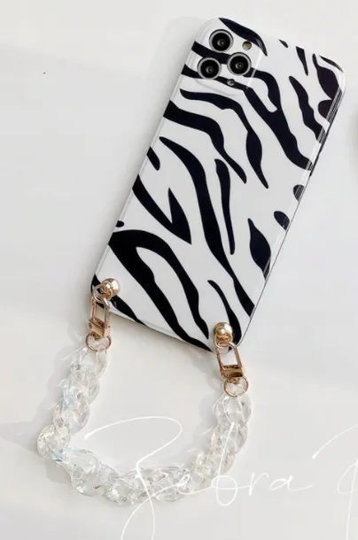 etui-panterka-lancuch-do-iphone-11-pro-przeznaczenie-apple