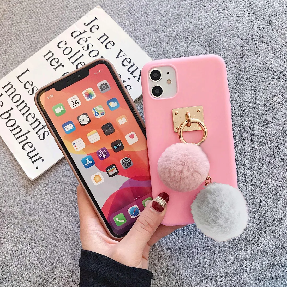etui-futrzany-pompon-do-iphone-8-stan-nowy