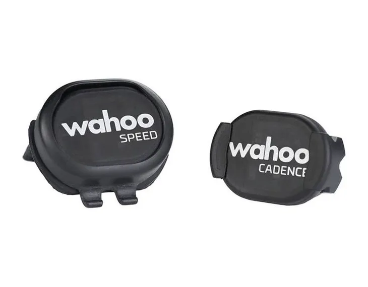 wahoo-komputer-rowerowy-z-gps-elemnt-bolt-v2-bundle