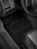 jaguar-e-pace-2018-dywaniki-welurowe-liczba-elementow-komplety