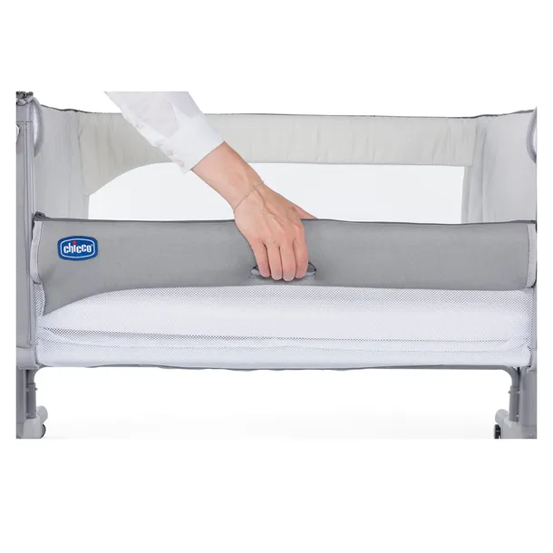 lozeczko-chicco-next2me-magic-cool-grey-przescieradla-kolor-odcienie-szarosci-i-srebra