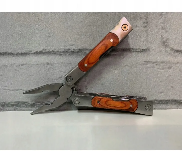 multitool-kleszcze-mt11-stan-nowy-narzedzia-pila-pilnik-srubokret-krzyzakowy-przecinak