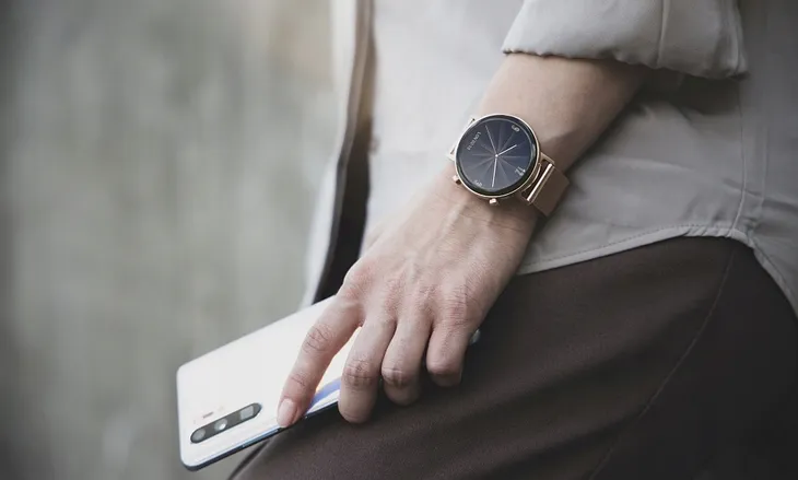 smartwatch-huawei-watch-gt-2-elegant-gps-rozdzielczosc-ekranu-px-390-x-390