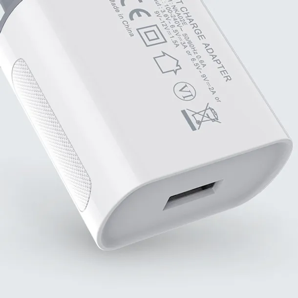 nillkin-fast-charge-adapter-white