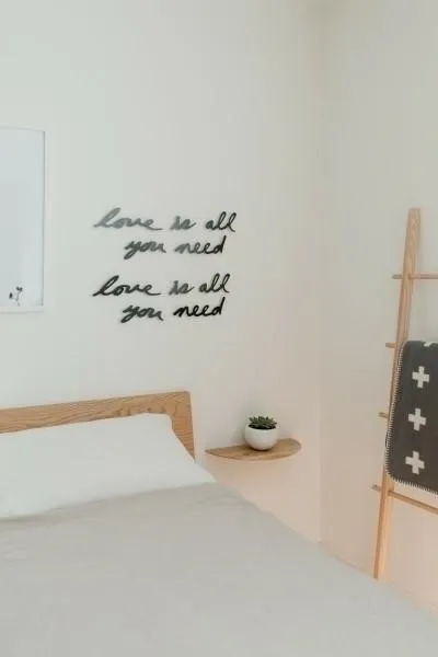 umbra-dekoracja-scienna-mantra-love