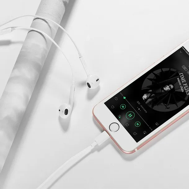 sluchawki-do-apple-iphone-lightning-mikrofon-biale-waga-produktu-0-1-g
