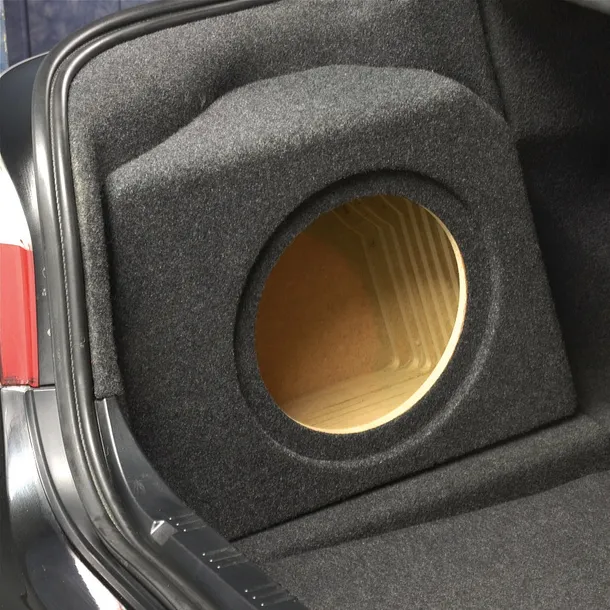 obudowa-bmw-5-e60-sedan-l-subwoofer-excursion