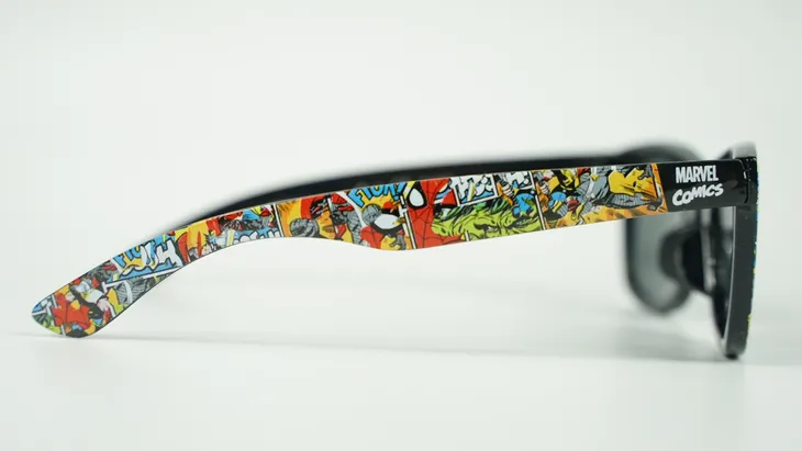 okulary-przeciwsloneczne-marvel-comics-stan-nowy