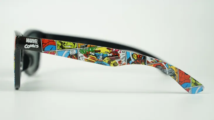 okulary-przeciwsloneczne-marvel-comics-kolor-dominujacy-wielokolorowy