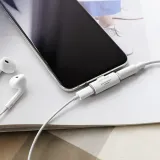 borofone-adapter-bv6-audio-lightning-na-2x-lightning-bialy-stan-nowy-waga-z-opakowaniem-0-3-kg