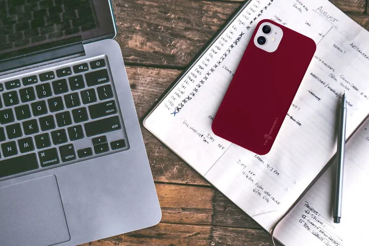 etui-do-iphone-11-case-twardowsky-hole-szklo-stan-nowy-dedykowany-model-iphone-11