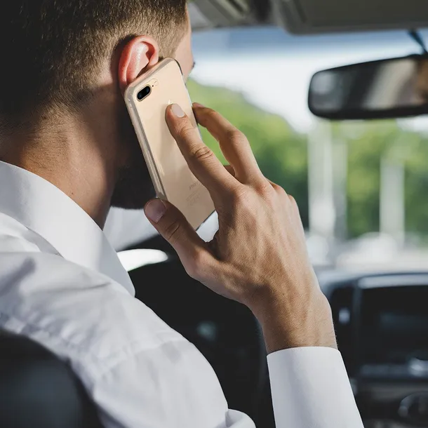 etui-do-iphone-8-plus-twardowsky-szklo-9h-aparat-stan-nowy-zalaczone-wyposazenie-szklo-hartowane