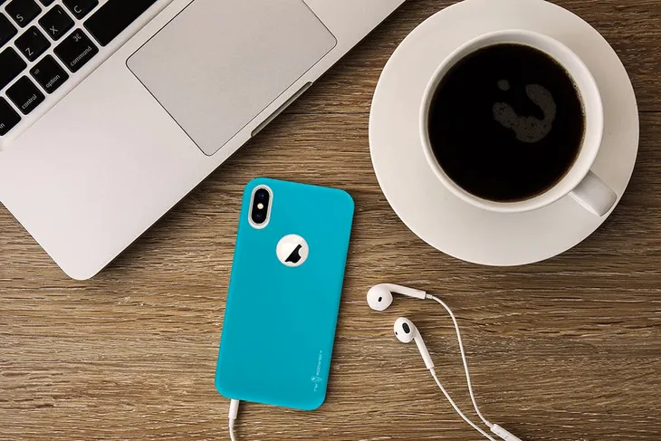 etui-do-iphone-xs-pokrowiec-case-twardowsky-hole-stan-nowy-przeznaczenie-apple