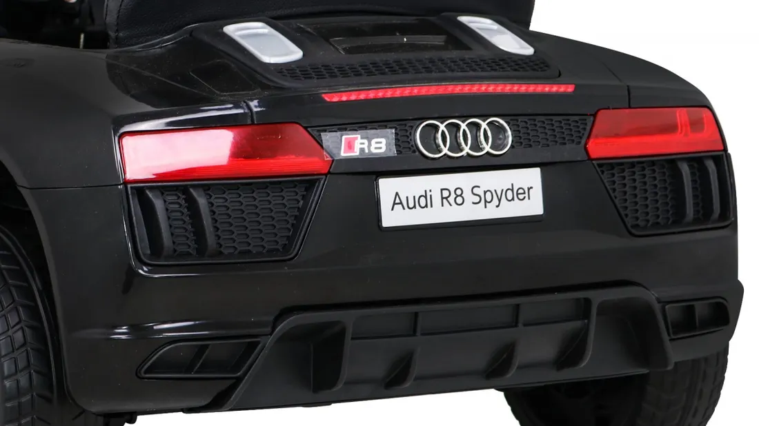 autko-audi-r8-spyder-pilot-dla-rodzica-panel-audio