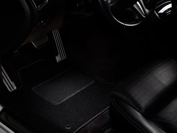 carlux-na-przod-do-opel-combo-e-kombivan-2018-liczba-elementow-komplety