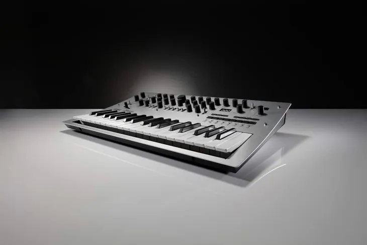 korg-minilogue-syntezator-stan-nowy