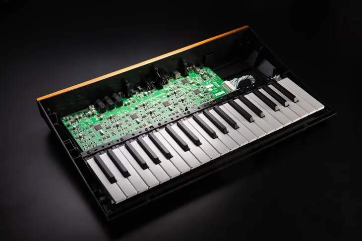 korg-minilogue-syntezator-stan-nowy