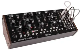 moog-mother-32-syntezator