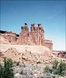 three-gossips-formation-arches-national-park-uta