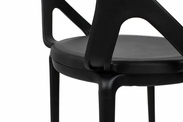 krzeslo-form-czarne-stan-nowy-wysokosc-siedziska-45-cm