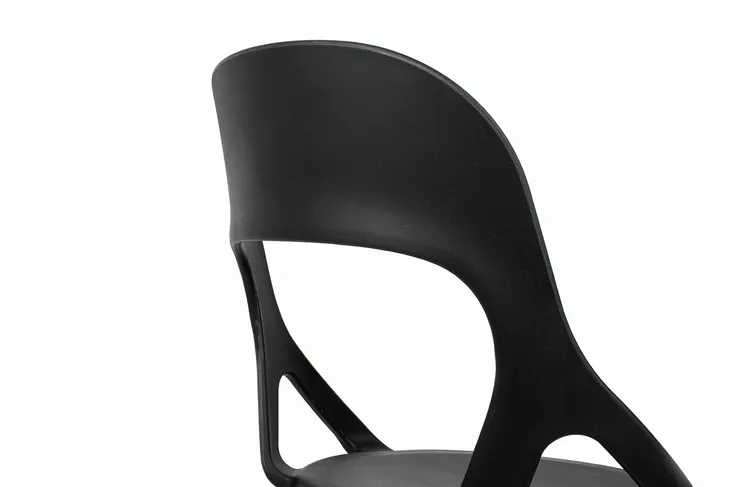 krzeslo-form-czarne-marka-king-home-wysokosc-mebla-82-cm