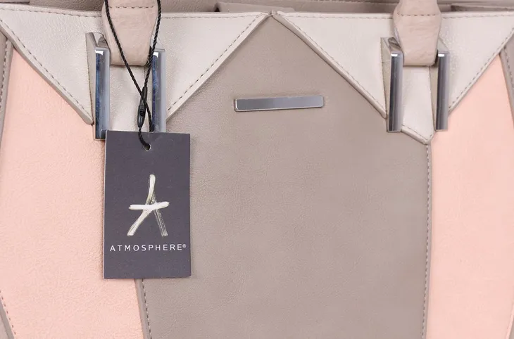elegancki-bezowy-kuferek-primark-stan-nowy