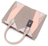 elegancki-bezowy-kuferek-primark-kolor-bezowy
