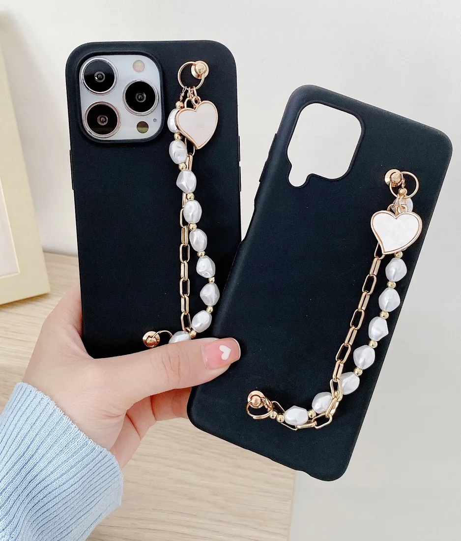 etui-lancuch-z-perlami-do-iphone-x-stan-nowy