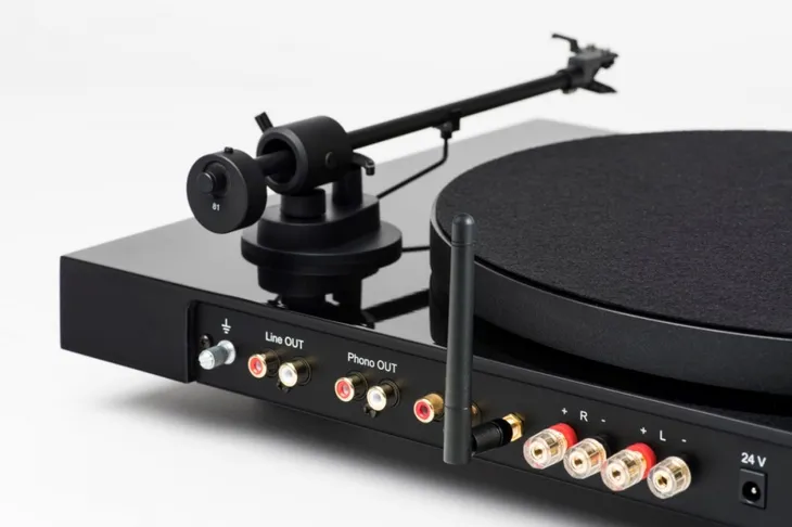 gramofon-pro-ject-jukebox-e-om5e-piano-black-9pjukeep-marka-pro-ject