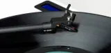 gramofon-pro-ject-jukebox-e-om5e-piano-white-9pjukeeom5w-predkosc-obrotowa-obr-min-33-1-3-45