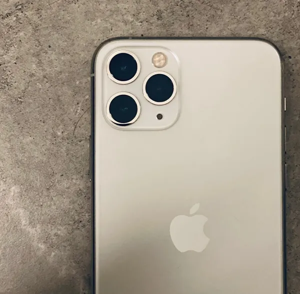 Apple iPhone 11 Pro ホワイト 本体 APPLE iPhone 11 64GB 6.1