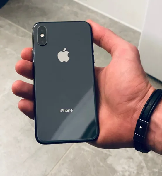 apple-iphone-xs-64gb-kolory-material-aluminium-szklo