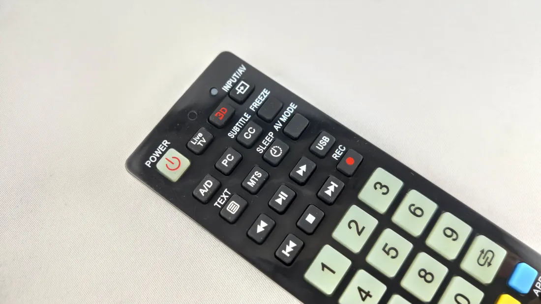 pilot-programowalny-do-smart-tv-sharp-android