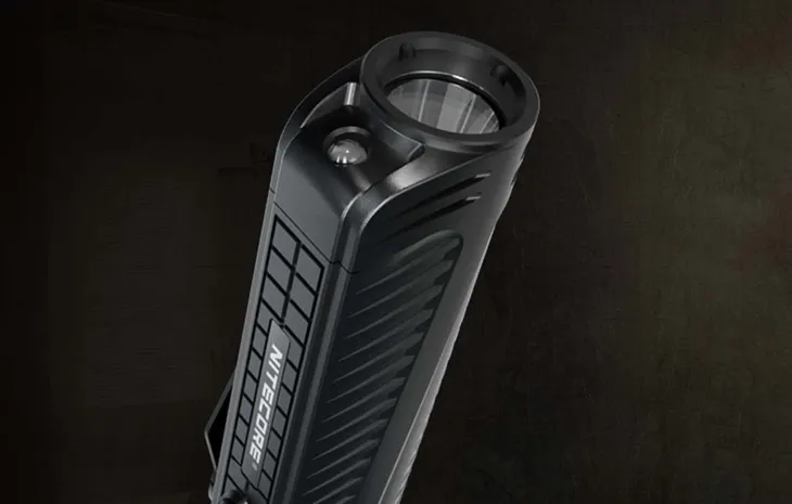 latarka-nitecore-p18-1800lm-waga-z-opakowaniem-0-3-kg