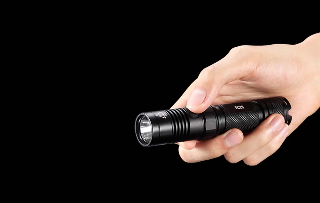 latarka-nitecore-ec20-960lm