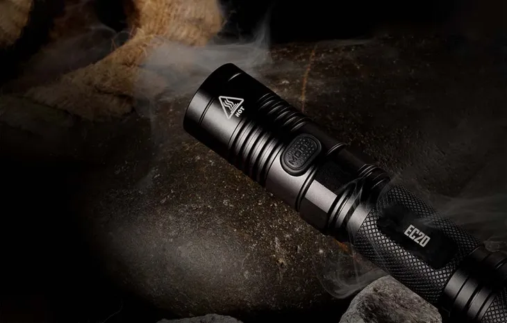 latarka-nitecore-ec20-960lm-stan-nowy