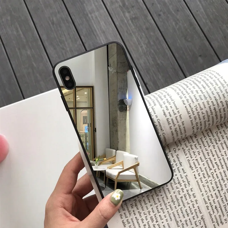 etui-srebne-lusterko-do-iphone-11