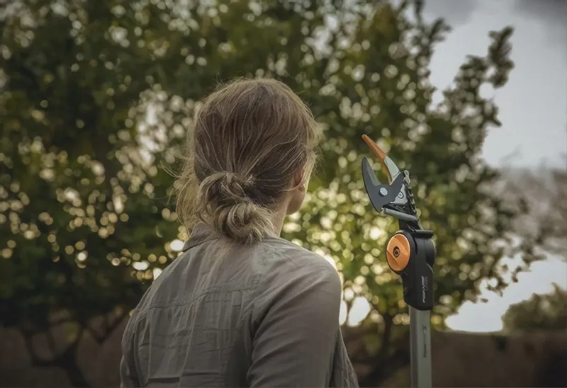 fiskars-sekator-zyrafa-teleskop-upx86-1023624