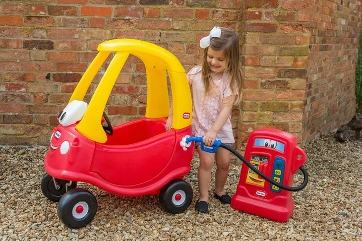 samochod-cozy-coupe-czerwony-wiek-dziecka-3-lata