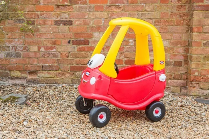 samochod-cozy-coupe-czerwony-marka-inna-marka-stan-nowy