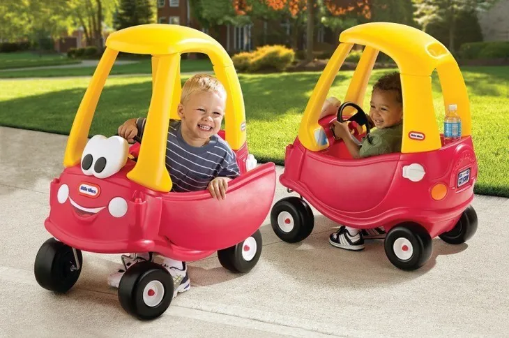 samochod-cozy-coupe-czerwony-wiek-dziecka-3-lata-stan-nowy-marka-inna-marka