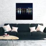 obraz-na-plotnie-miasto-noca-80x80-stan-nowy