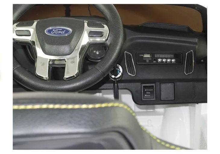 auto-na-akumulator-ford-focus-rs-biale-maksymalne-obciazenie-77-kg