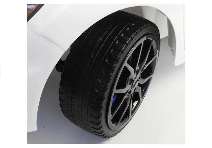 auto-na-akumulator-ford-focus-rs-biale-stan-nowy-wiek-dziecka-3-lata