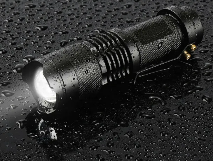 zd75-latarka-led-cree-q5-stan-nowy