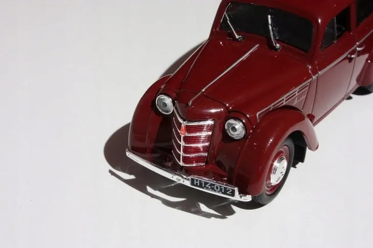 deagostini-moskwicz-400