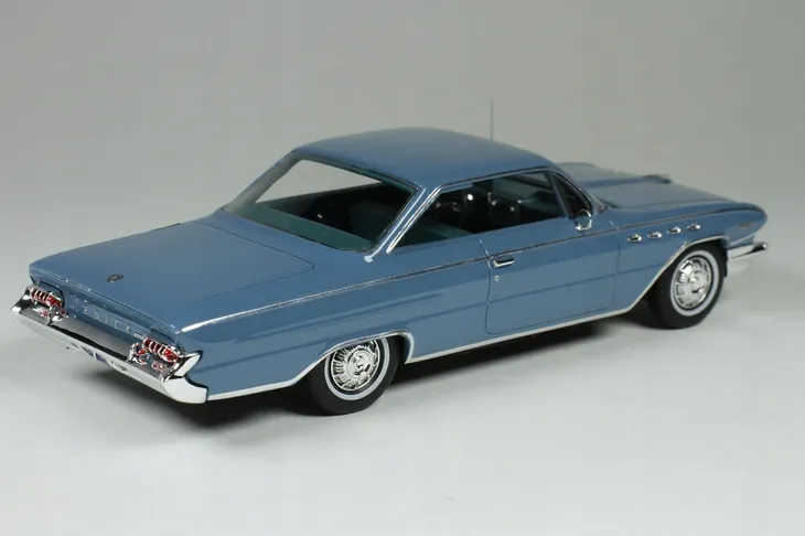 goldvarg-buick-electra-niebieski