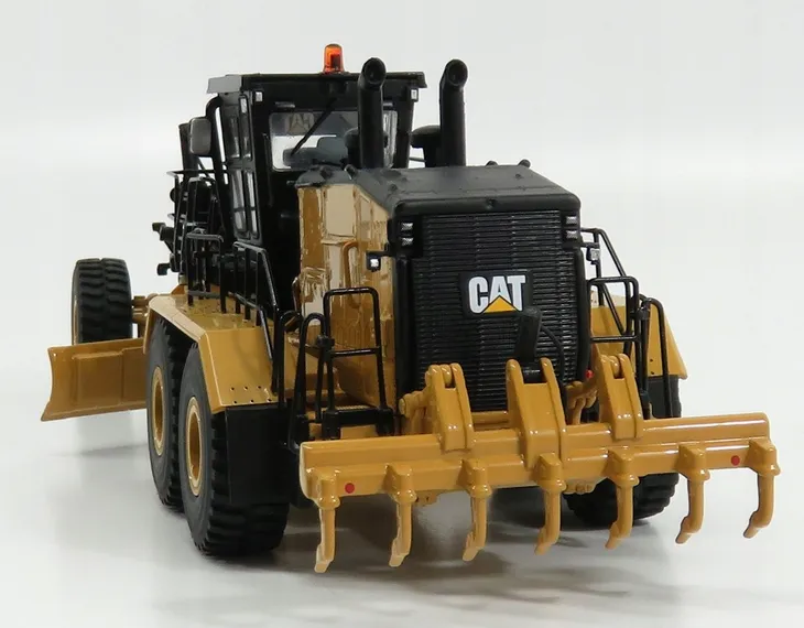 dm-models-caterpillar-cat24