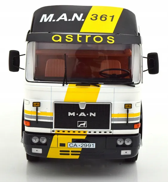 rk-man-f8-bialy